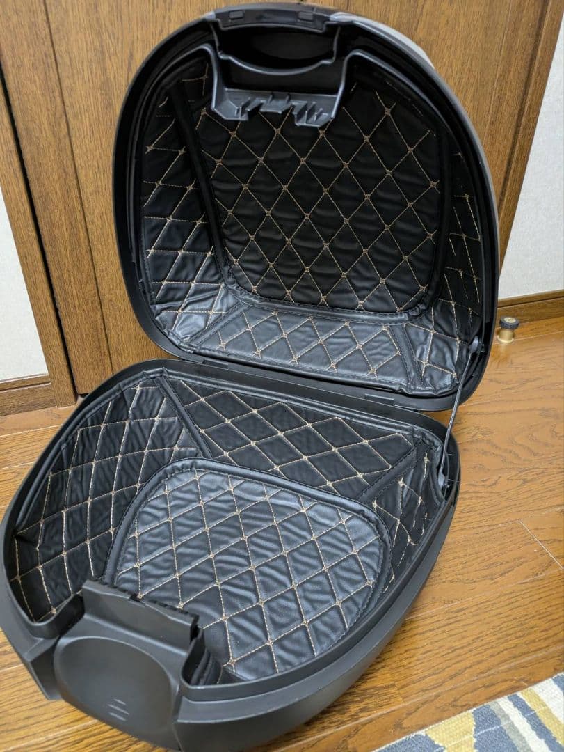 SHAD（シャッド）製 バイク用リヤボックスSH34